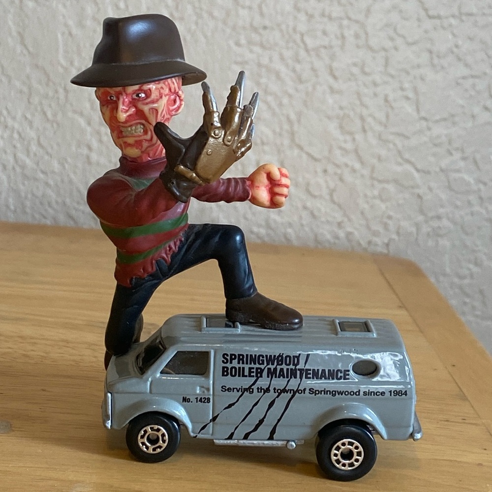 Freddy Back - Picture 6 of 7